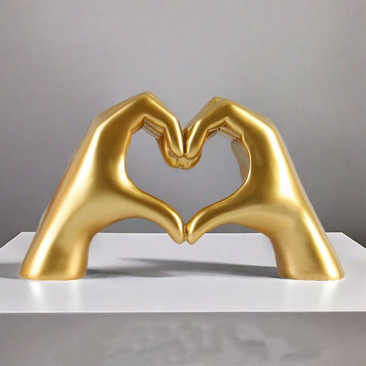 Fearless Metallic Gold Heart Hands Statue – Taylor Swift Inspired Aesthetic Resin Room Decor