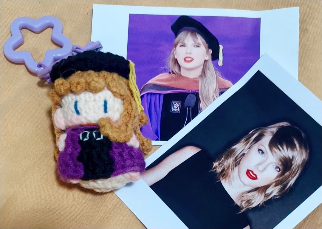 Taylor Swift Doctor Graduation Crochet Doll Charm | 1.6-2in / 4-5cm | Keychain & Bag Charm - Image 6
