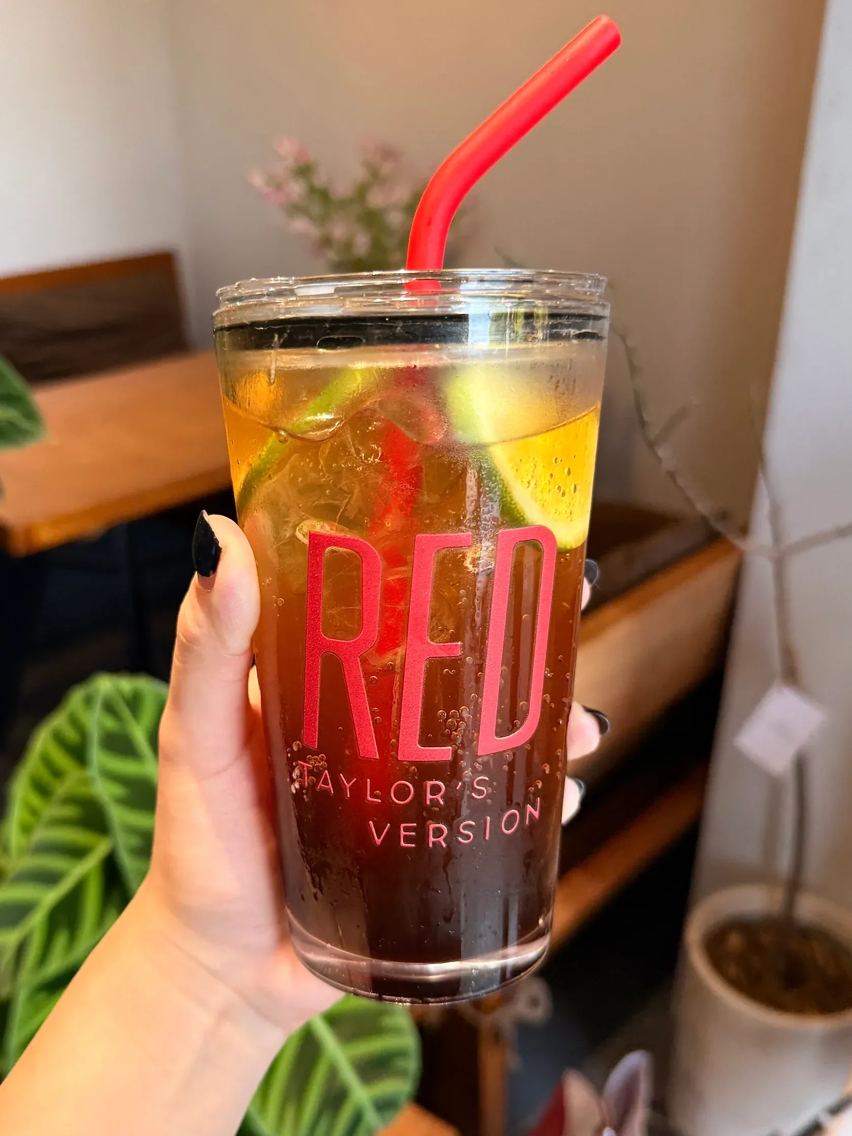 Red Inspired Vintage Crimson Glass Tumbler | 17.6oz / 520ml with Lid & Red Silicone Straw - Image 6