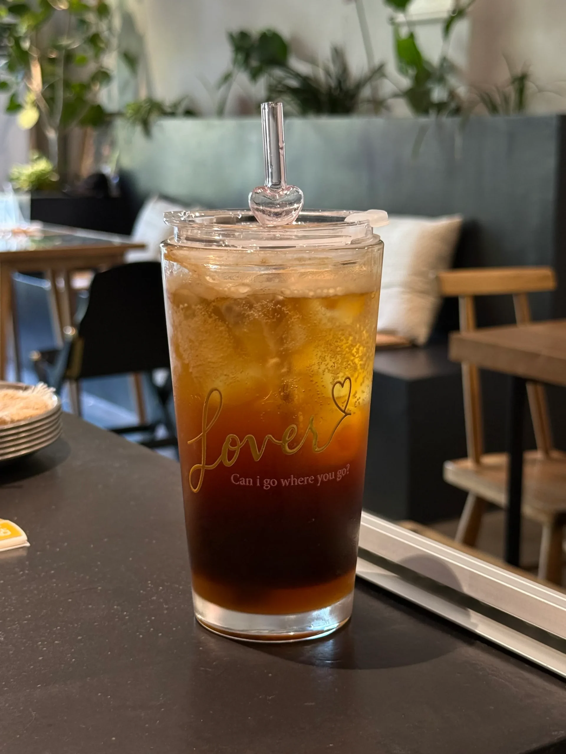 Lover Inspired Vintage Glass Tumbler | 17.6oz / 520ml with Lid & Light Pink Heart-Shaped Glass Straw - Image 4